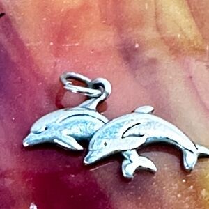 James Avery Retired Silver Twin Dolphin Charm Pendant Cut Bail Mammal 4077 g
